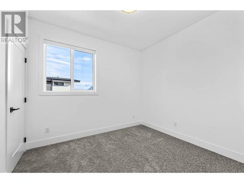 240 Holloway Drive, Kamloops, BC - Indoor Photo Showing Other Room