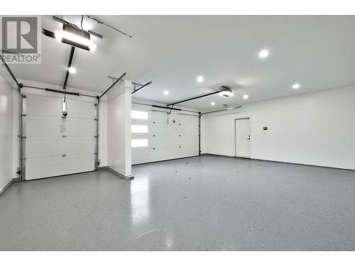 240 Holloway Drive, Kamloops, BC - Indoor Photo Showing Garage