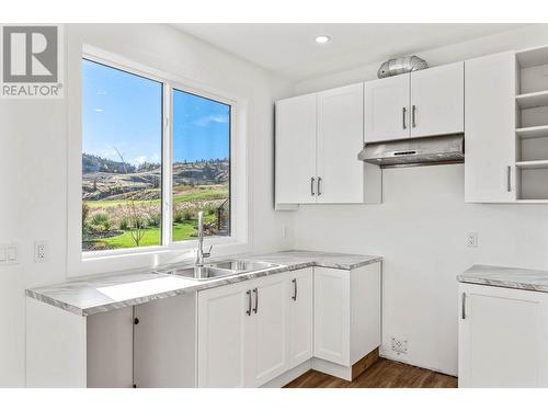 240 Holloway Drive, Kamloops, BC - Indoor Photo Showing Kitchen With Double Sink