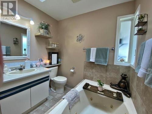 380 Mattoch Mckeague Road, Kamloops, BC - Indoor Photo Showing Bathroom