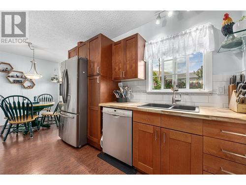 707 Elm Street, Ashcroft, BC - Indoor Photo Showing Kitchen With Double Sink