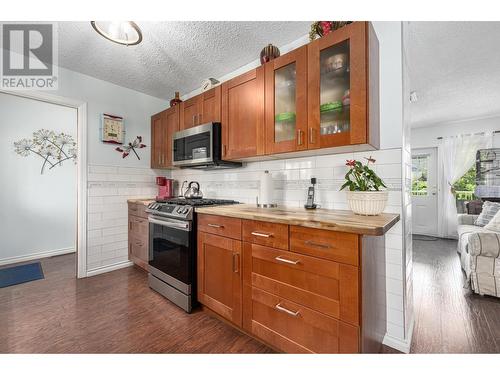 707 Elm Street, Ashcroft, BC - Indoor Photo Showing Kitchen