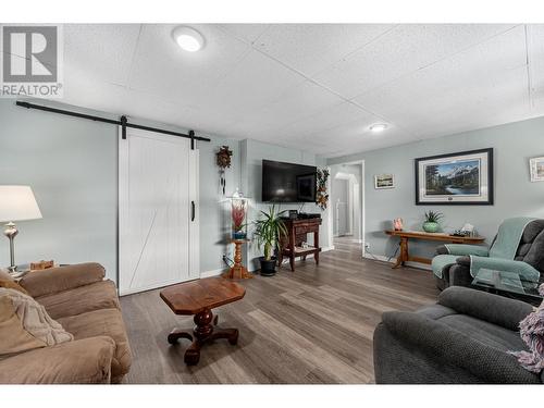 707 Elm Street, Ashcroft, BC - Indoor Photo Showing Living Room