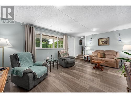 707 Elm Street, Ashcroft, BC - Indoor Photo Showing Living Room