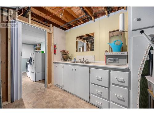 707 Elm Street, Ashcroft, BC - Indoor Photo Showing Laundry Room