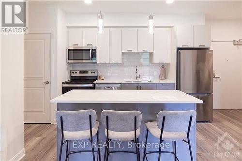 206 - 4840 Bank Street, Ottawa, ON - Indoor Photo Showing Kitchen With Upgraded Kitchen