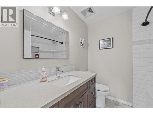 1880 Springhill Drive, Kamloops, BC - Indoor Photo Showing Bathroom