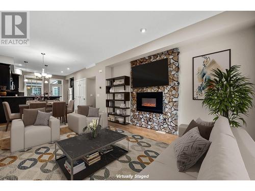 2860 Valleyview Drive Unit# 45, Kamloops, BC - Indoor Photo Showing Living Room With Fireplace