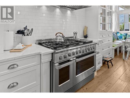 2451 Tranquille Road, Kamloops, BC - Indoor Photo Showing Kitchen