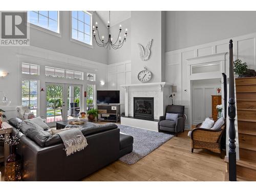 2451 Tranquille Road, Kamloops, BC - Indoor Photo Showing Living Room With Fireplace