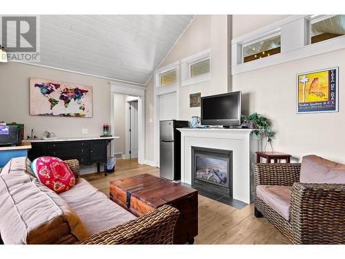 2451 Tranquille Road, Kamloops, BC - Indoor Photo Showing Living Room With Fireplace