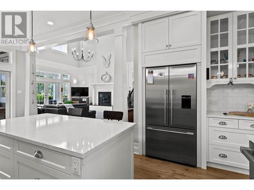 2451 Tranquille Road, Kamloops, BC - Indoor Photo Showing Kitchen With Upgraded Kitchen