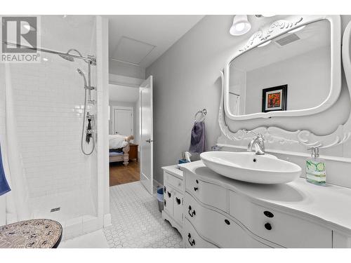 2451 Tranquille Road, Kamloops, BC - Indoor Photo Showing Bathroom