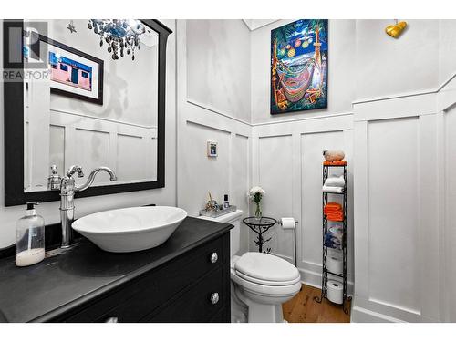 2451 Tranquille Road, Kamloops, BC - Indoor Photo Showing Bathroom