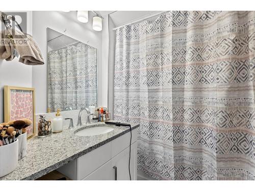 2451 Tranquille Road, Kamloops, BC - Indoor Photo Showing Bathroom