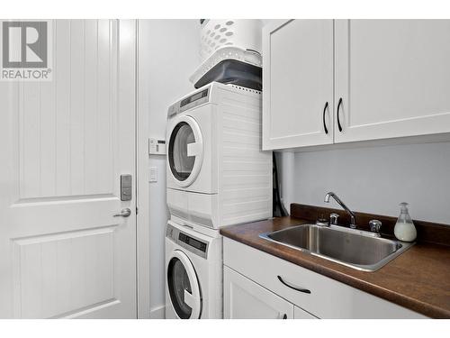 1831 Primrose Crescent, Kamloops, BC - Indoor Photo Showing Laundry Room