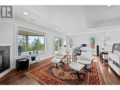 1831 Primrose Crescent, Kamloops, BC - Indoor Photo Showing Living Room With Fireplace