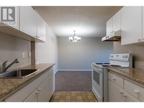 1900 Tranquille Road Unit# 19, Kamloops, BC - Indoor Photo Showing Kitchen