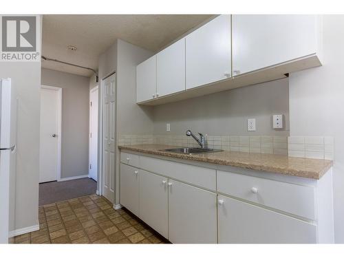 1900 Tranquille Road Unit# 19, Kamloops, BC - Indoor Photo Showing Kitchen