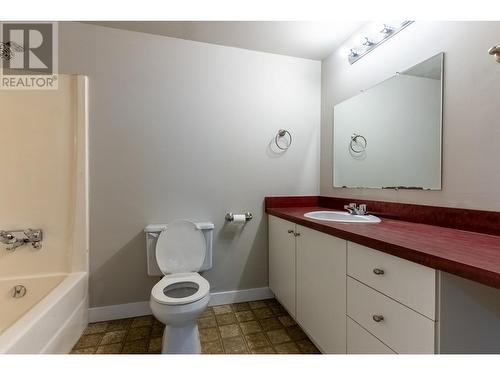 1900 Tranquille Road Unit# 19, Kamloops, BC - Indoor Photo Showing Bathroom