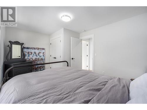 324 Orchard Lake Road, Kamloops, BC - Indoor Photo Showing Bedroom