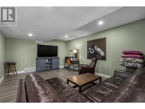 324 Orchard Lake Road, Kamloops, BC - Indoor