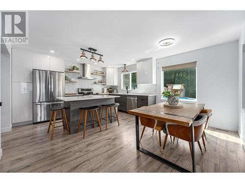 324 Orchard Lake Road, Kamloops, BC - Indoor Photo Showing Dining Room