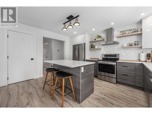 324 Orchard Lake Road, Kamloops, BC - Indoor Photo Showing Kitchen With Upgraded Kitchen