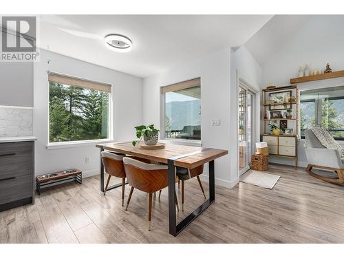 324 Orchard Lake Road, Kamloops, BC - Indoor Photo Showing Dining Room