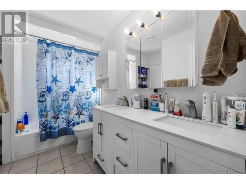 791 Morven Drive, Kamloops, BC - Indoor Photo Showing Bathroom