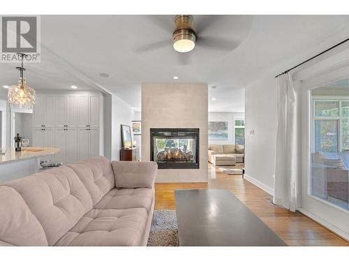 562 Trillium Court, Kamloops, BC - Indoor Photo Showing Living Room With Fireplace