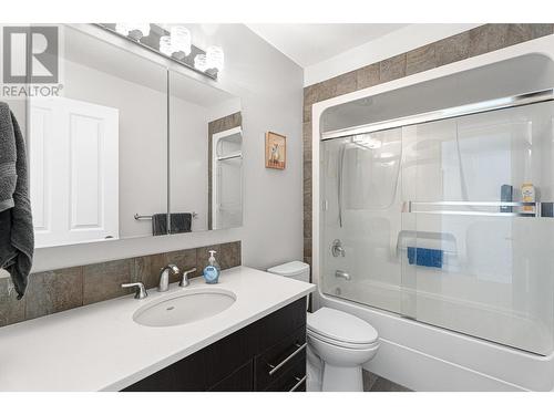 562 Trillium Court, Kamloops, BC - Indoor Photo Showing Bathroom