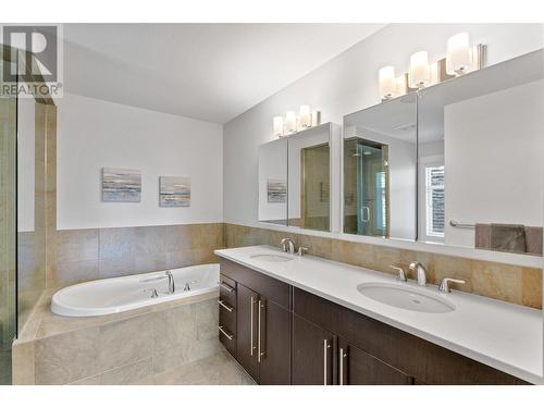 562 Trillium Court, Kamloops, BC - Indoor Photo Showing Bathroom