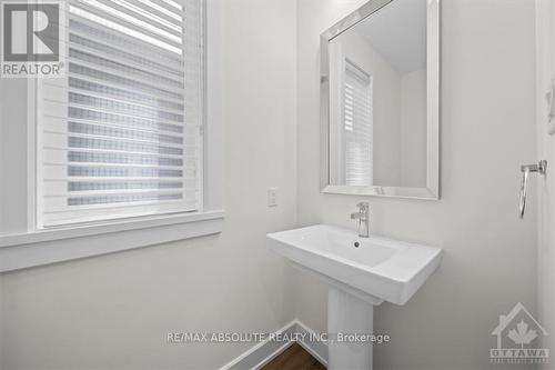 8 Taber Street, Carleton Place, ON - Indoor Photo Showing Bathroom