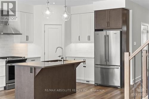 8 Taber Street, Carleton Place, ON - Indoor Photo Showing Kitchen With Upgraded Kitchen