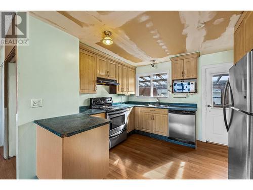 800 Valhalla Drive Unit# 31, Kamloops, BC - Indoor Photo Showing Kitchen