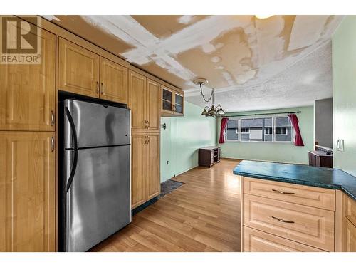 800 Valhalla Drive Unit# 31, Kamloops, BC - Indoor Photo Showing Kitchen