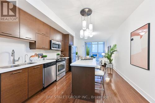 1009 - 26 Norton Avenue, Toronto, ON - Indoor Photo Showing Kitchen With Stainless Steel Kitchen With Double Sink