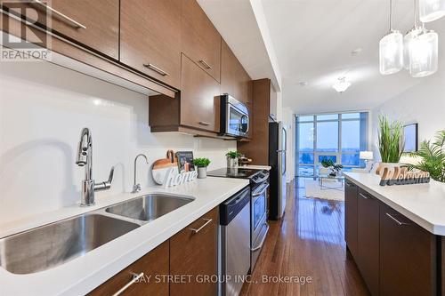 1009 - 26 Norton Avenue, Toronto, ON - Indoor Photo Showing Kitchen With Double Sink