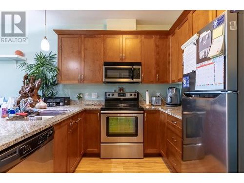 689 Tranquille Road Unit# 612, Kamloops, BC - Indoor Photo Showing Kitchen With Stainless Steel Kitchen