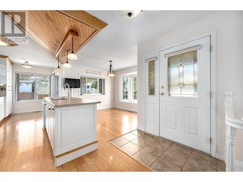 531 Oriole Way, Barriere, BC - Indoor Photo Showing Kitchen