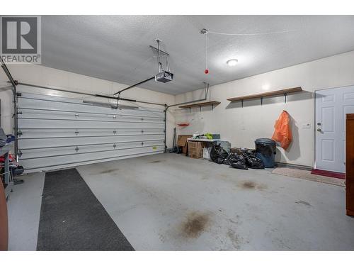 531 Oriole Way, Barriere, BC - Indoor Photo Showing Garage