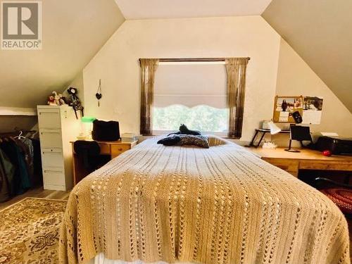 2916 Barriere Lakes Road, Barriere, BC - Indoor Photo Showing Bedroom