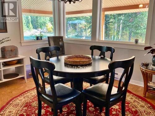 2916 Barriere Lakes Road, Barriere, BC - Indoor Photo Showing Dining Room