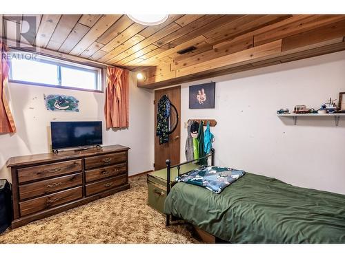 16 Galena Avenue, Logan Lake, BC - Indoor Photo Showing Bedroom