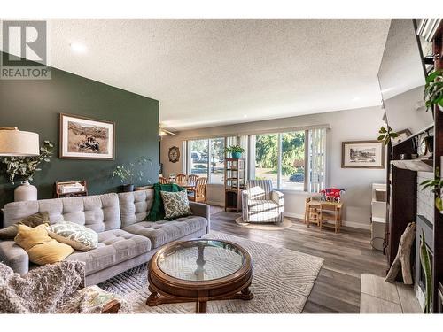 16 Galena Avenue, Logan Lake, BC - Indoor Photo Showing Living Room