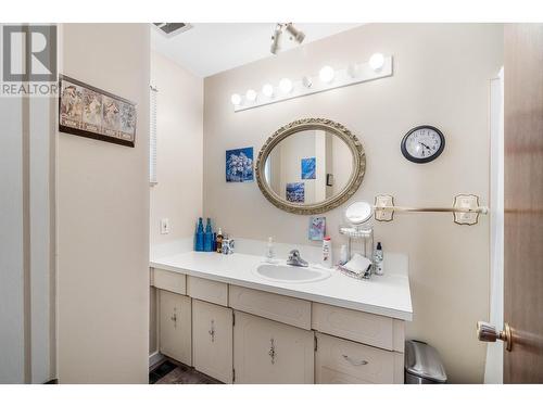 1344 Kenora Road, Kamloops, BC - Indoor Photo Showing Bathroom