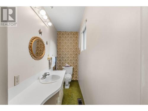 1344 Kenora Road, Kamloops, BC - Indoor Photo Showing Bathroom