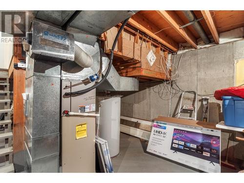 1344 Kenora Road, Kamloops, BC - Indoor Photo Showing Basement