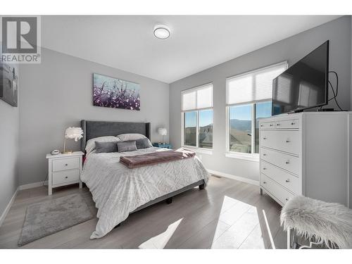 208 Belmonte Street, Kamloops, BC - Indoor Photo Showing Bedroom